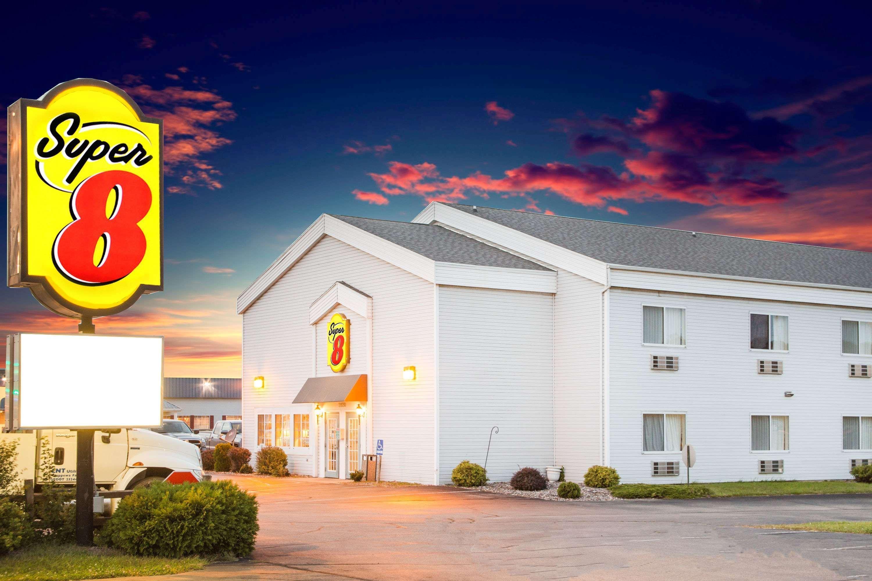 Hotel Super 8 By Wyndham Prairie Du Chien Zewnętrze zdjęcie