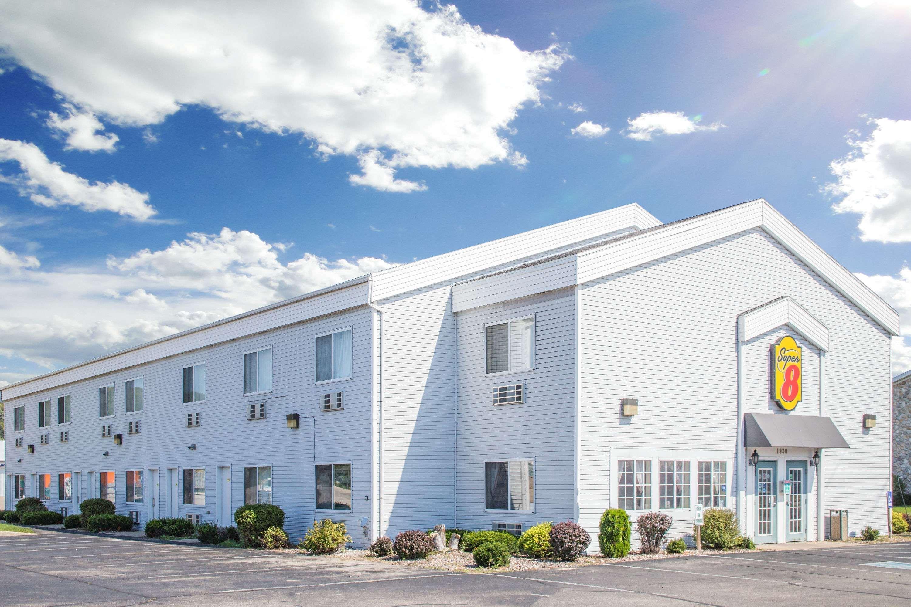 Hotel Super 8 By Wyndham Prairie Du Chien Zewnętrze zdjęcie
