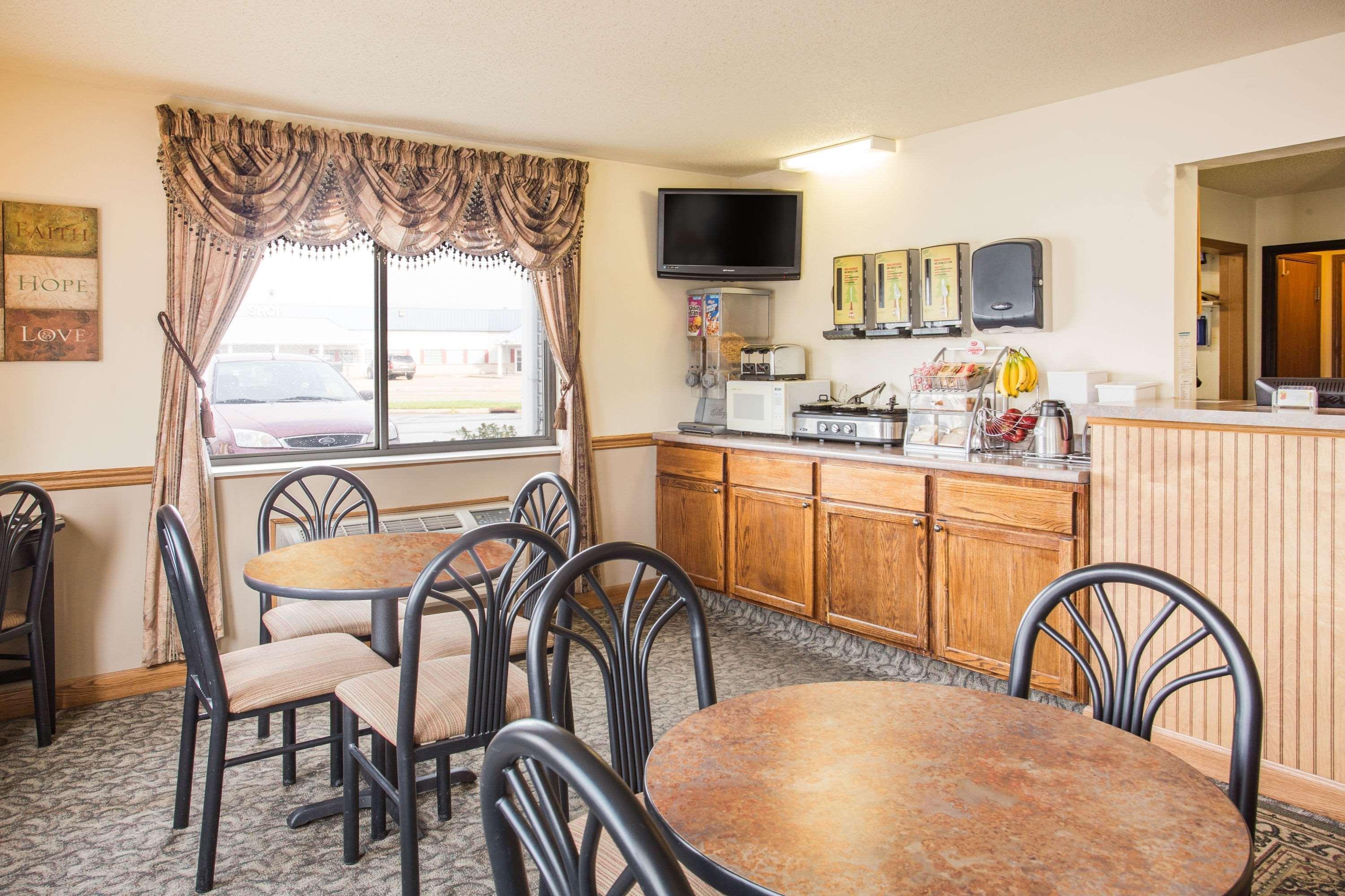 Hotel Super 8 By Wyndham Prairie Du Chien Zewnętrze zdjęcie
