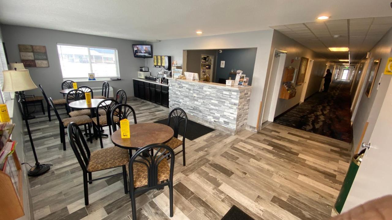 Hotel Super 8 By Wyndham Prairie Du Chien Zewnętrze zdjęcie